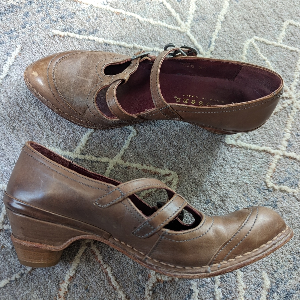 Spanish Leather Heels Neosens made in Spain size 37 or 7.5 with Straps